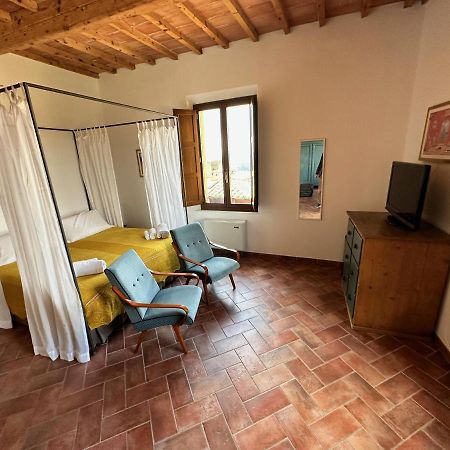 Rooms And Wine Al Castello Monteriggioni Eksteriør billede