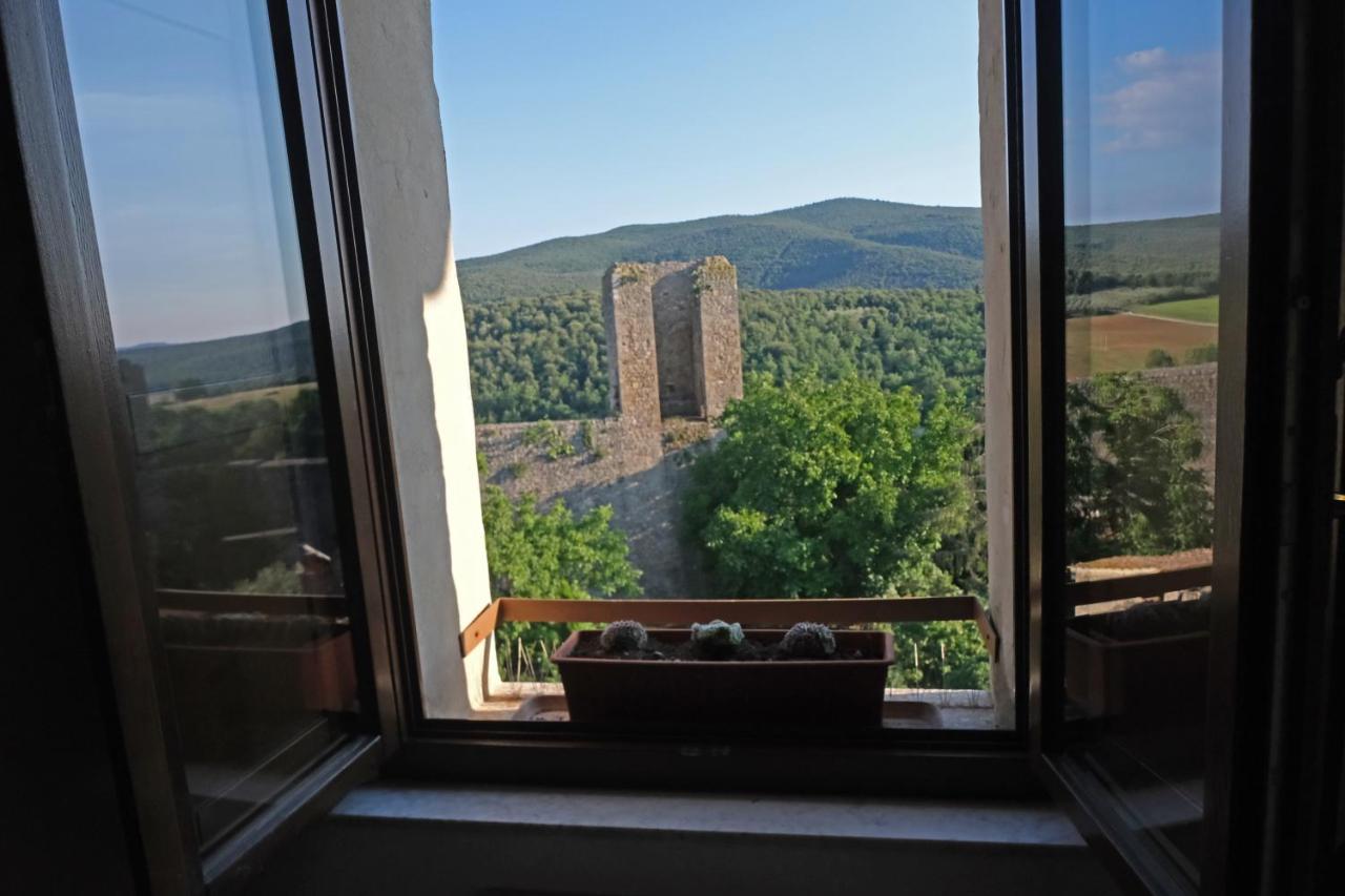 Rooms And Wine Al Castello Monteriggioni Eksteriør billede