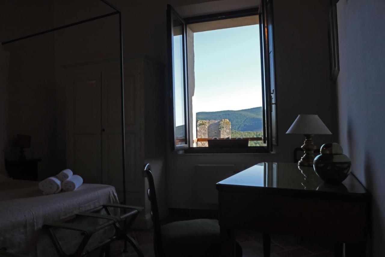 Rooms And Wine Al Castello Monteriggioni Eksteriør billede