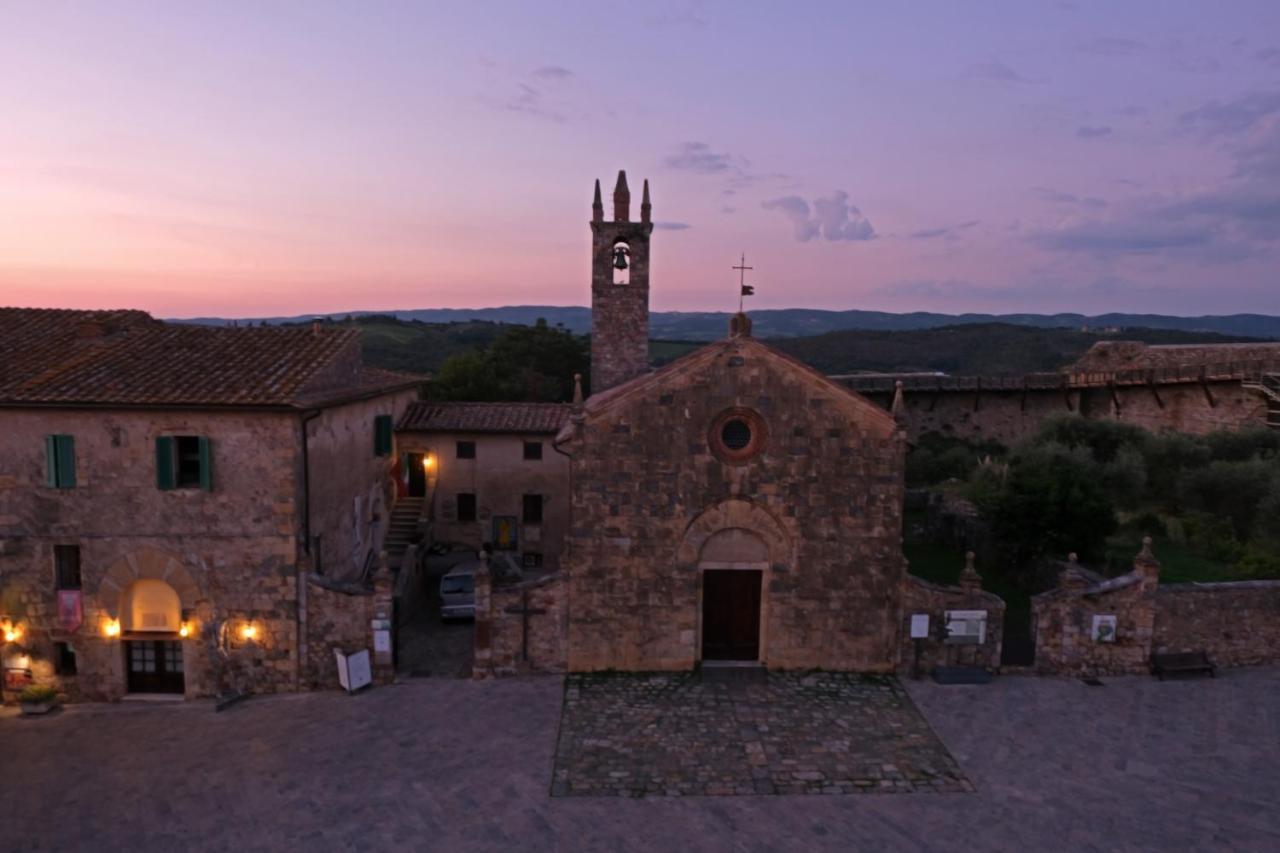 Rooms And Wine Al Castello Monteriggioni Eksteriør billede