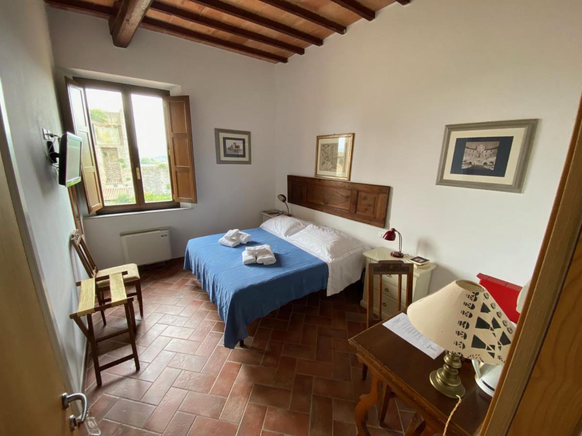 Rooms And Wine Al Castello Monteriggioni Eksteriør billede