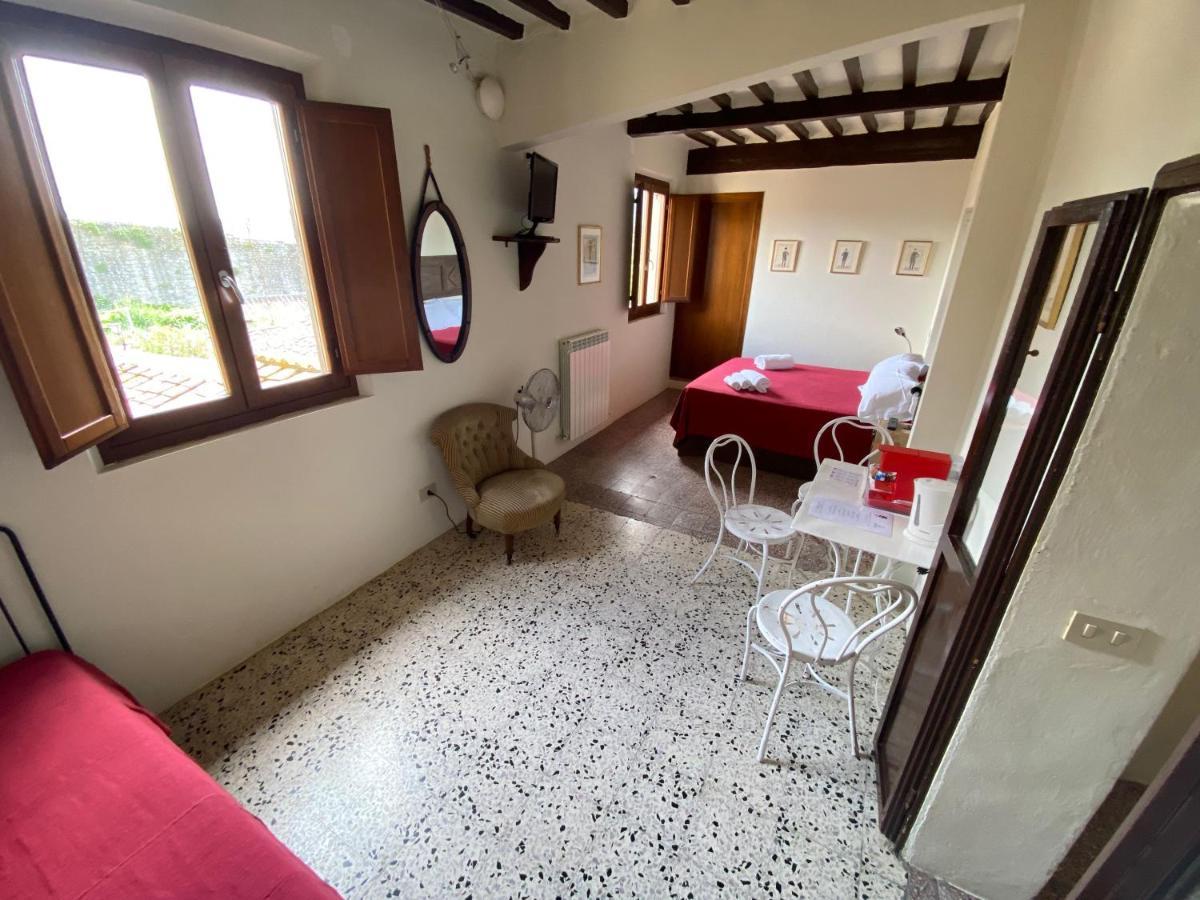 Rooms And Wine Al Castello Monteriggioni Eksteriør billede