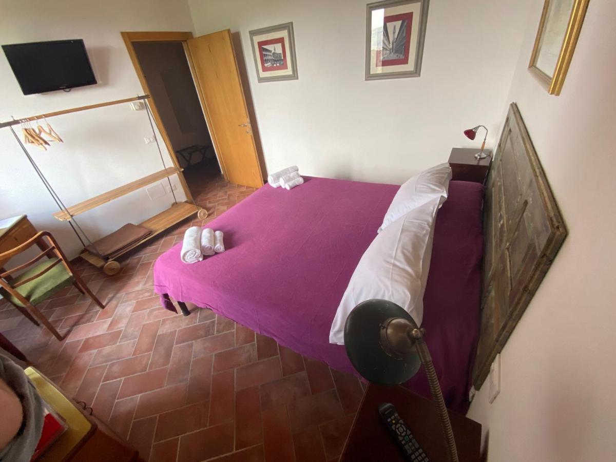 Rooms And Wine Al Castello Monteriggioni Eksteriør billede