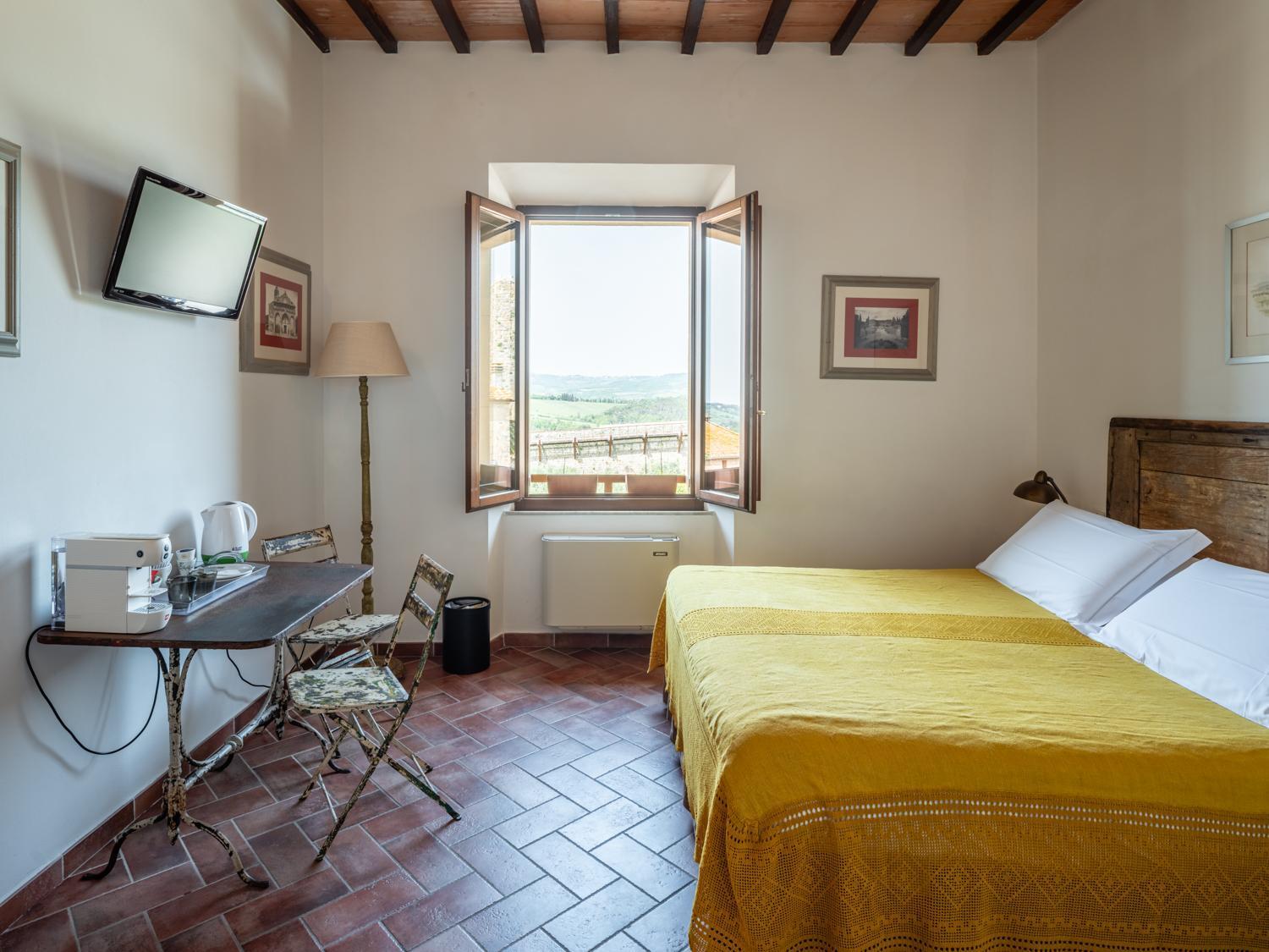 Rooms And Wine Al Castello Monteriggioni Eksteriør billede